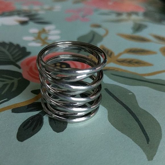 Size 7.4 silver spring ring - Picture 2 of 4